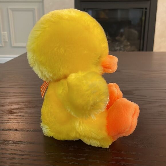 Vintage 1976 Gund Stuffed Animal Toy Duck Duckie Chick Good Condition Adorable - Picture 3 of 8